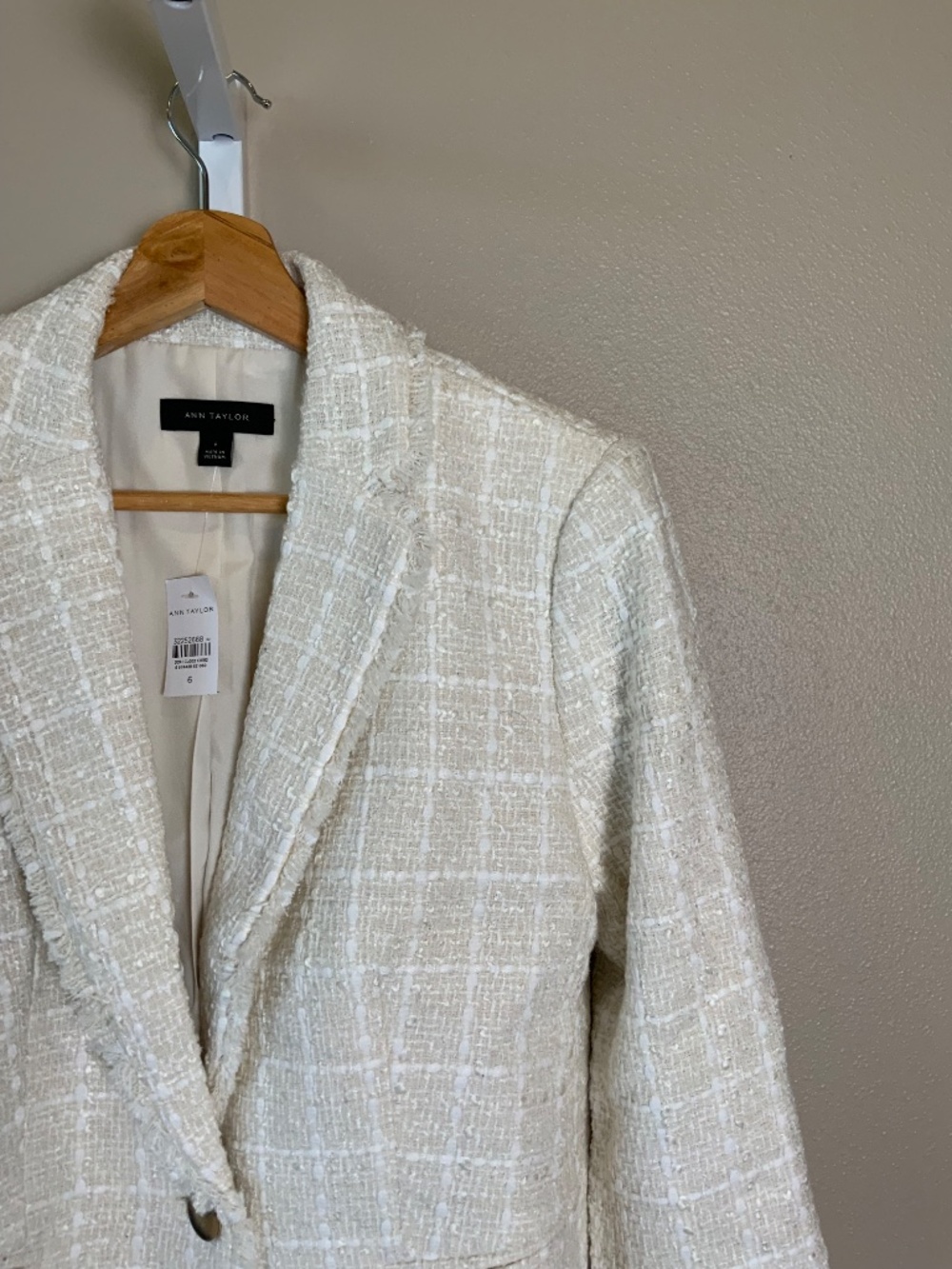 Ann Taylor The Newbury Blazer in Tweed - Picture 5 of 16